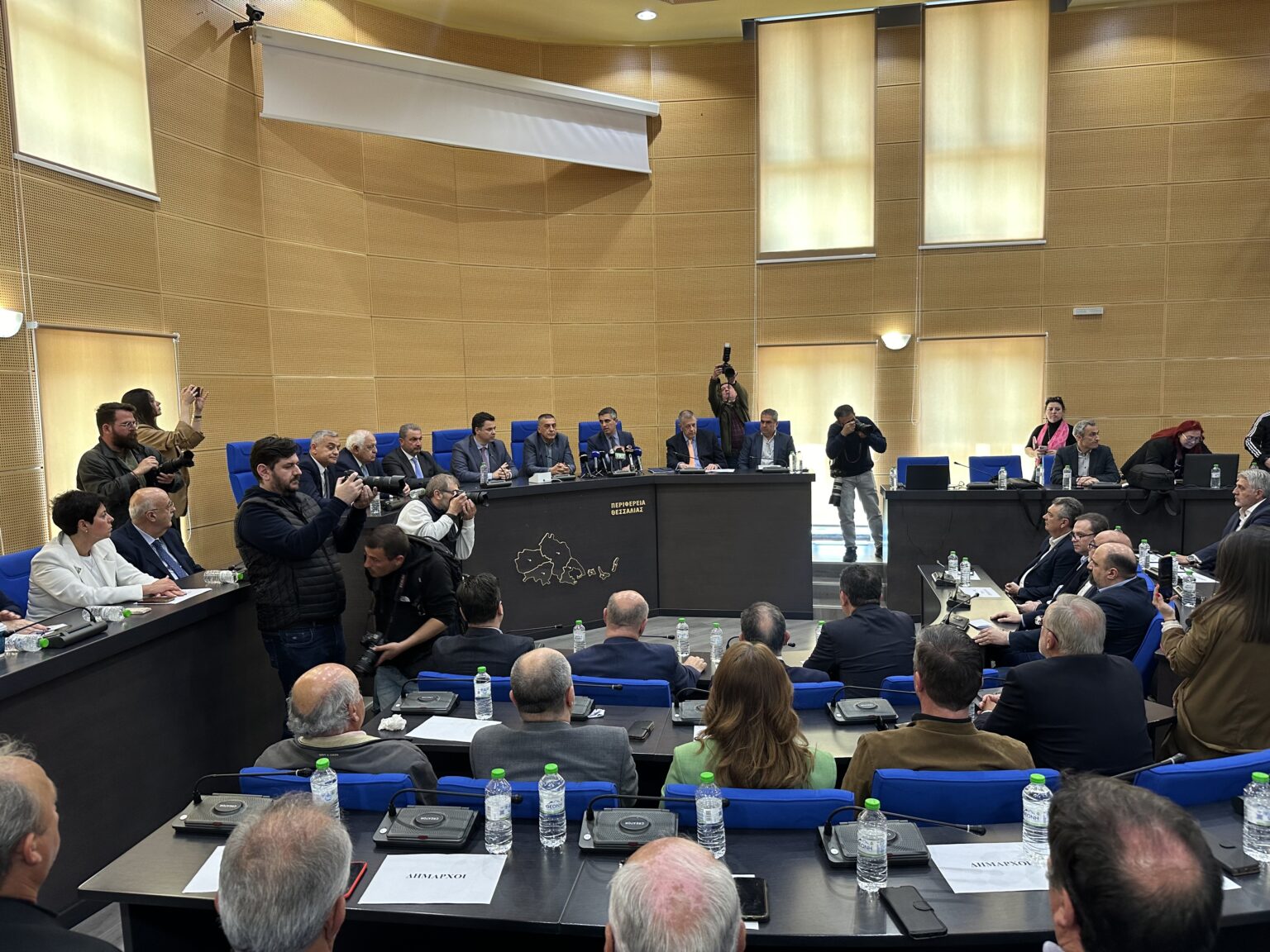 Στη Λάρισα ο Θανάσης Ζεμπίλης για την συμβασιοποίηση των οδικών έργων της Β.Εύβοιας Π/Υ 87,3 εκατ. ευρώ