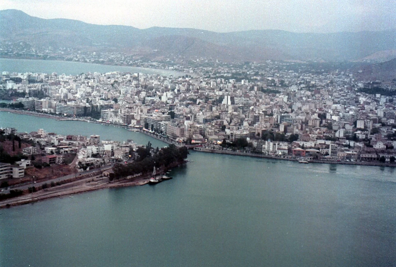 Αγωνία για την τύχη της παλιάς γέφυρας – Τι λένε οι ειδικοί