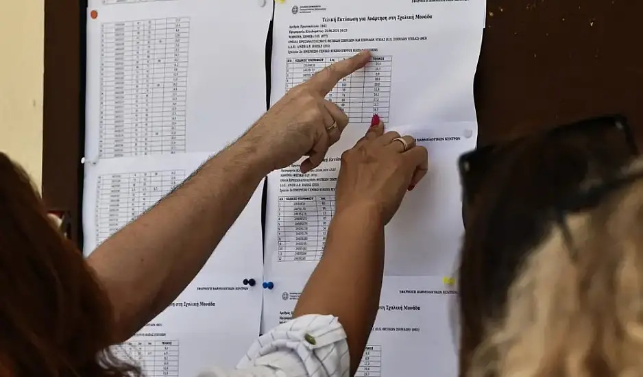 Πανελλαδικές 2025: Τα πρώτα στοιχεία από τις βαθμολογίες. Λίγοι οι αριστούχοι