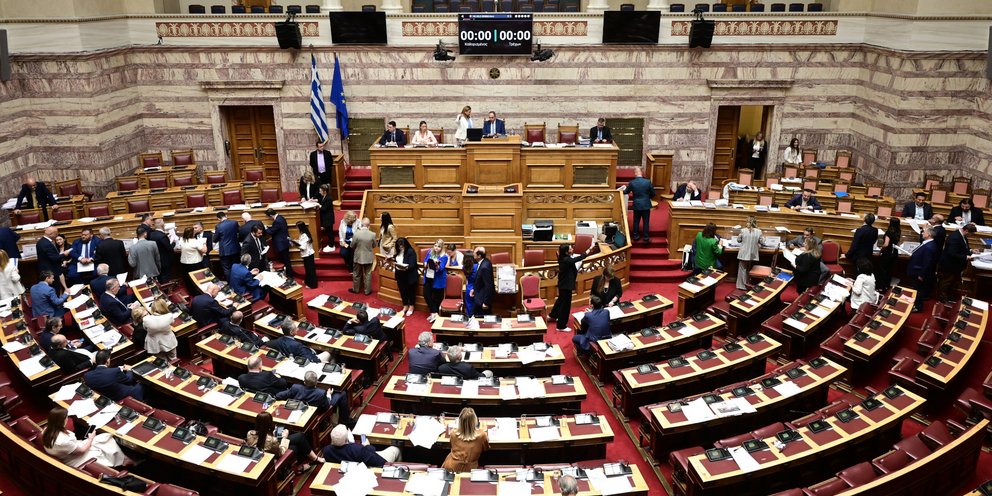 Ο Χασάπης, ο Φραπές και τα λεφτά-από-το-ελικόπτερο