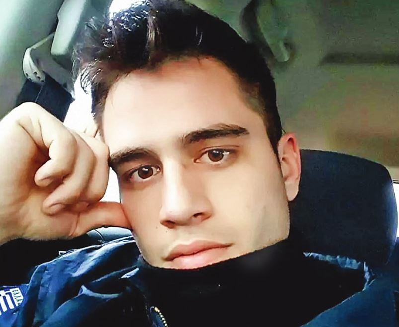 Τα δύο πρόσωπα της επικαιρότητας. Η κούκλα αγρότισσα με την Ferrari και ο πρώην αστυνομικός με τα video στο Tik Tok και τα ναρκωτικά