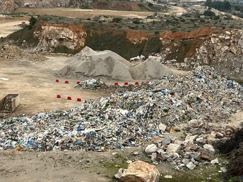 Υγειονομική βόμβα στη Χαλκίδα: Η ανοχή θάβει την πόλη κάτω από τόνους σκουπιδιών