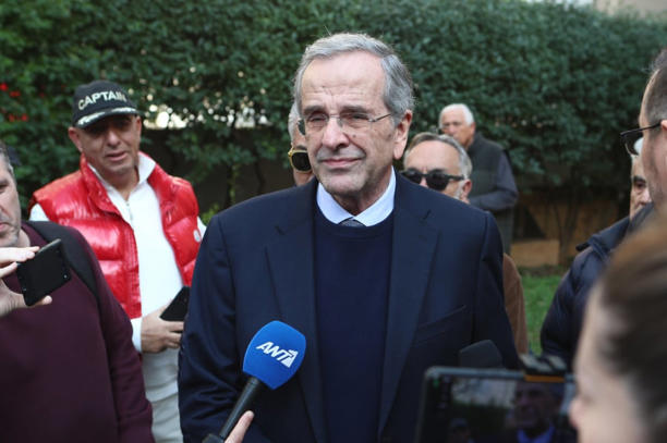 Ο Α. Σαμαράς κατεβάζει ταχύτητα