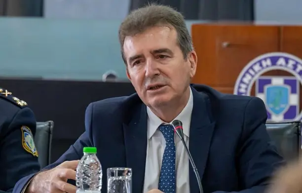 «Μας λέτε για “γνωστούς-άγνωστους”, χρόνια τώρα, καλλιεργώντας θεωρίες συνωμοσίας»