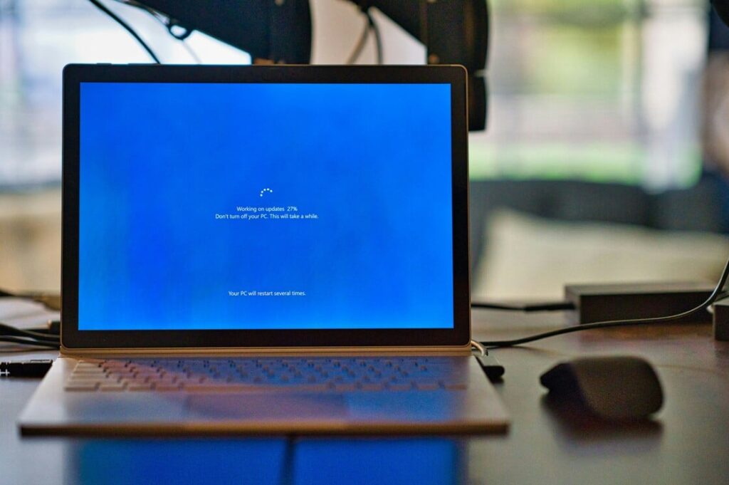 Microsoft: Τέλος στην υποστήριξη των Windows 10 από την Τρίτη – Τι πρέπει να κάνουν οι χρήστες