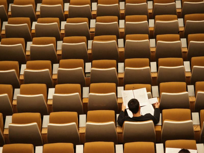 Φιλολογικά τμήματα σε ελεύθερη πτώση – Το τέλος μιας εποχής για τις ανθρωπιστικές σπουδές