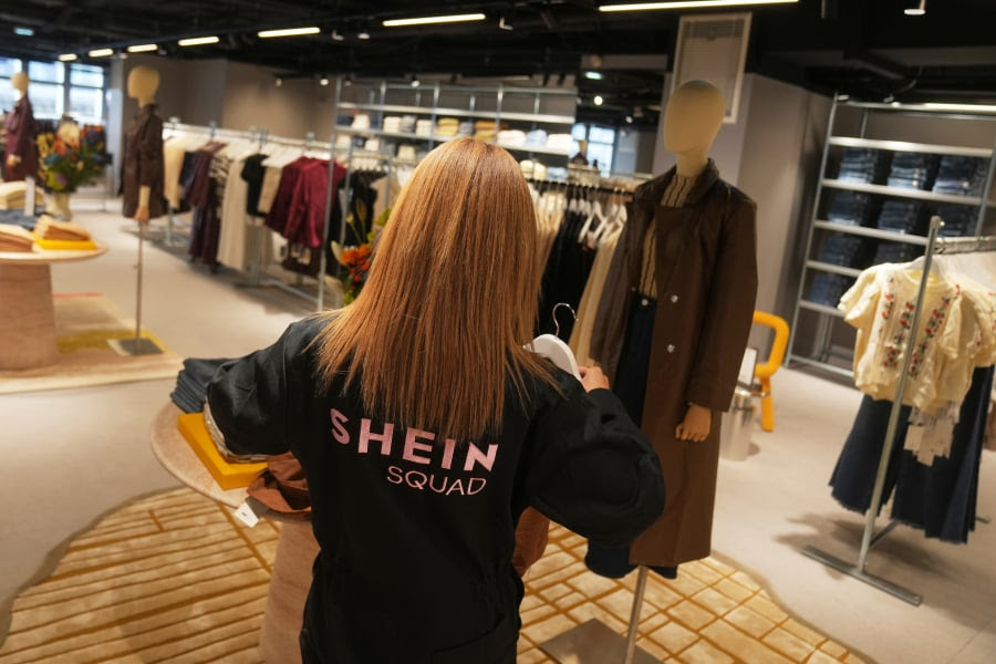 Γιατί μπαίνει «χαράτσι» στα πακέτα από Temu και Shein