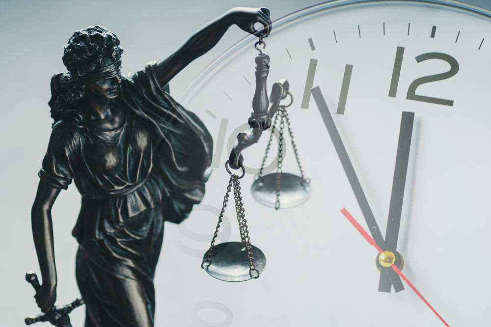 Τέσσερα Χρόνια Μετά: Μπορεί η Δικαιοσύνη να Έρχεται με Καθυστέρηση και να Παραμένει Δίκαιη;