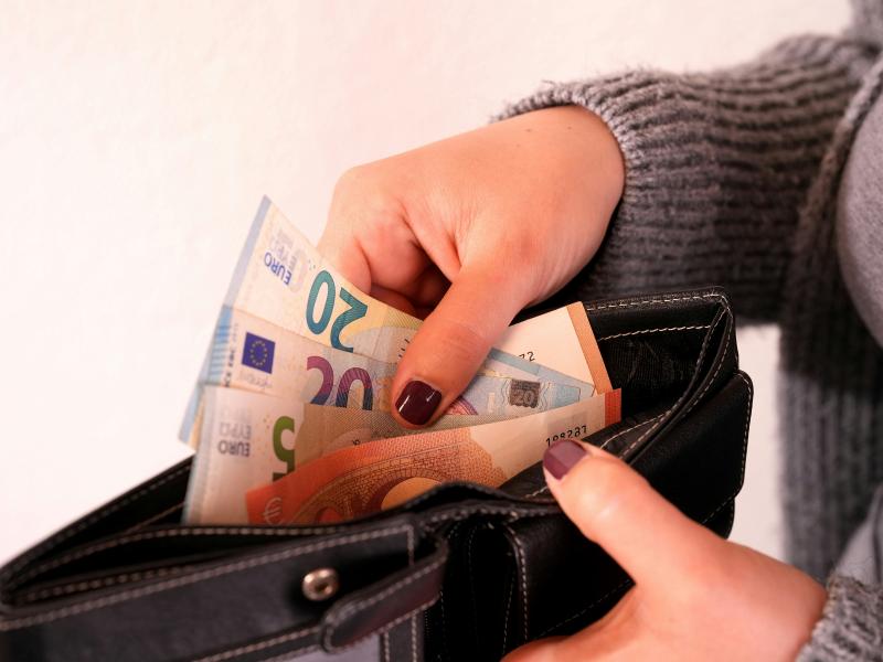 Έκτακτο χριστουγεννιάτικο δώρο σε 65.000 νοικοκυριά: Ποιοι το δικαιούνται