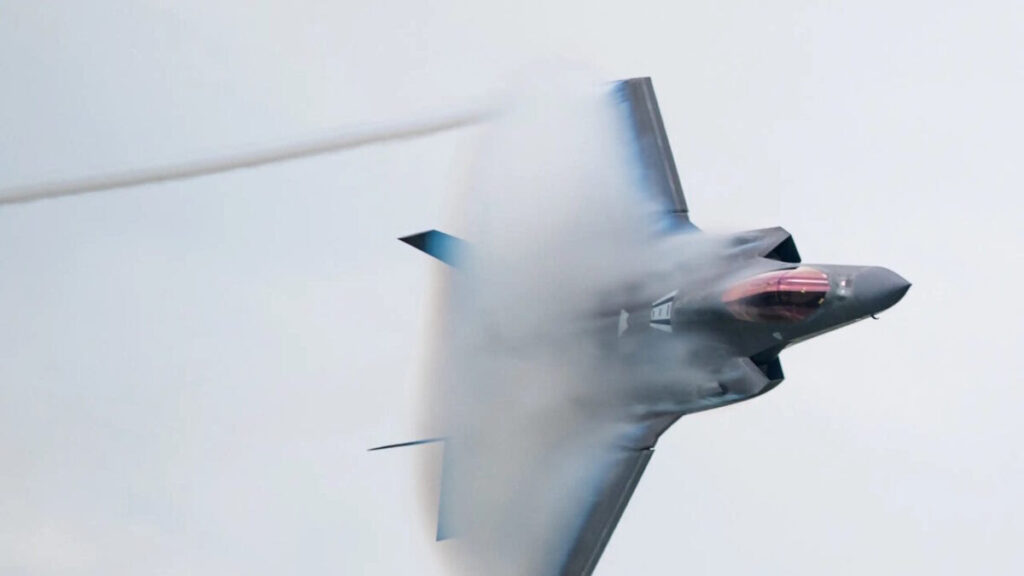 F-35: Η Πολεμική Αεροπορία πήρε την «πρώτη γεύση» από τις δυνατότητες των stealth μαχητικών αεροσκαφών