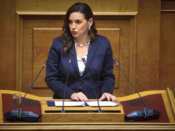 «Φωτογραφικές διατάξεις»: όταν το ρουσφέτι γίνεται νομοσχέδιο
