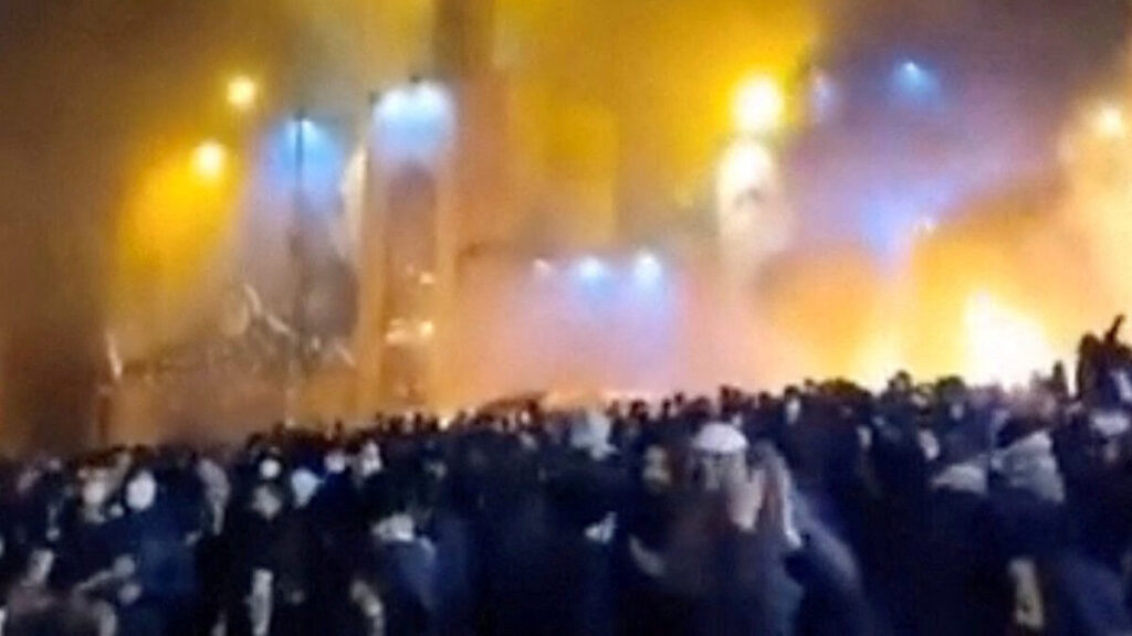 Χάος στο Ιράν: Πάνω από 500 νεκροί και διαδικτυακό «μπλακ άουτ» – Οι αρχές μπλόκαραν το Starlink