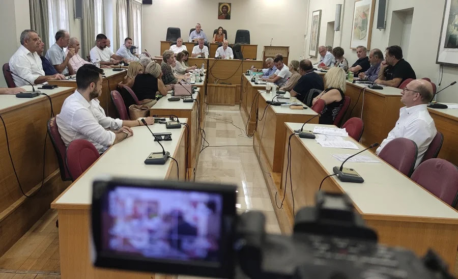 Γραμμένοι και μη: το πρόβλημα δεν είναι η λέξη — είναι ποιος τη λέει