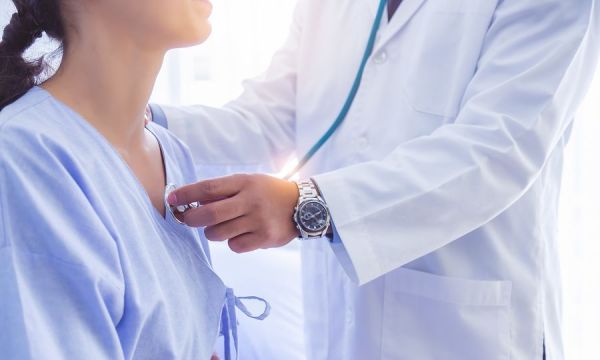 ΠΦΥ στην Ελλάδα: 4.000 γενικοί γιατροί για 10,37 εκατ. κατοίκους — τι δείχνουν οι αριθμοί