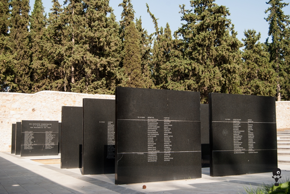 Χτες δυο-τρεις μου έκαναν παρατήρηση που δεν έγραψα για τις φωτογραφίες της Καισαριανής