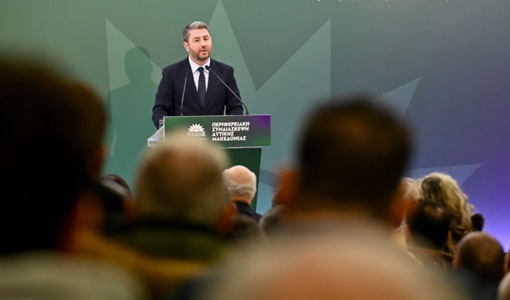 ΠΑΣΟΚ: Γιατί δεν μεγαλώνει – και γιατί ΔΕΝ πρέπει να γίνει τέρας