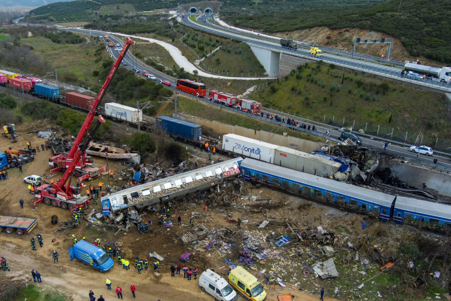 ΤΕΜΠΗ — Τρία χρόνια μετά: το “manual” κράτος ζητά να ξεχάσεις