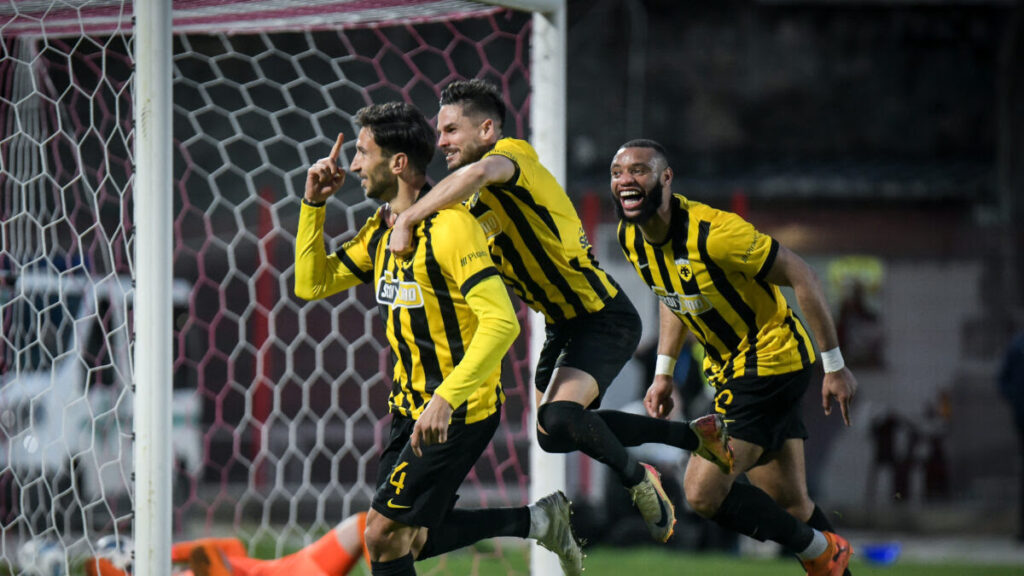 Βαθμολογία Super League: Η ΑΕΚ στην κορυφή μετά την ήττα του Ολυμπιακού και την γκέλα του ΠΑΟΚ, οι φάσεις και τα γκολ