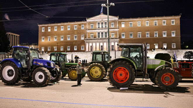 Αγροτικό συλλαλητήριο: Τρακτέρ, ροκάνες και πανό