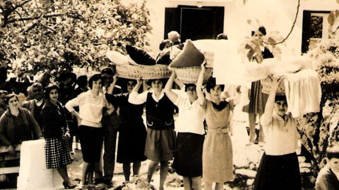 Οταν το στρώμα της νύφης ήταν «γιομάτο μαλλί» και τα σεντόνια με «ξωτικές ίνες»