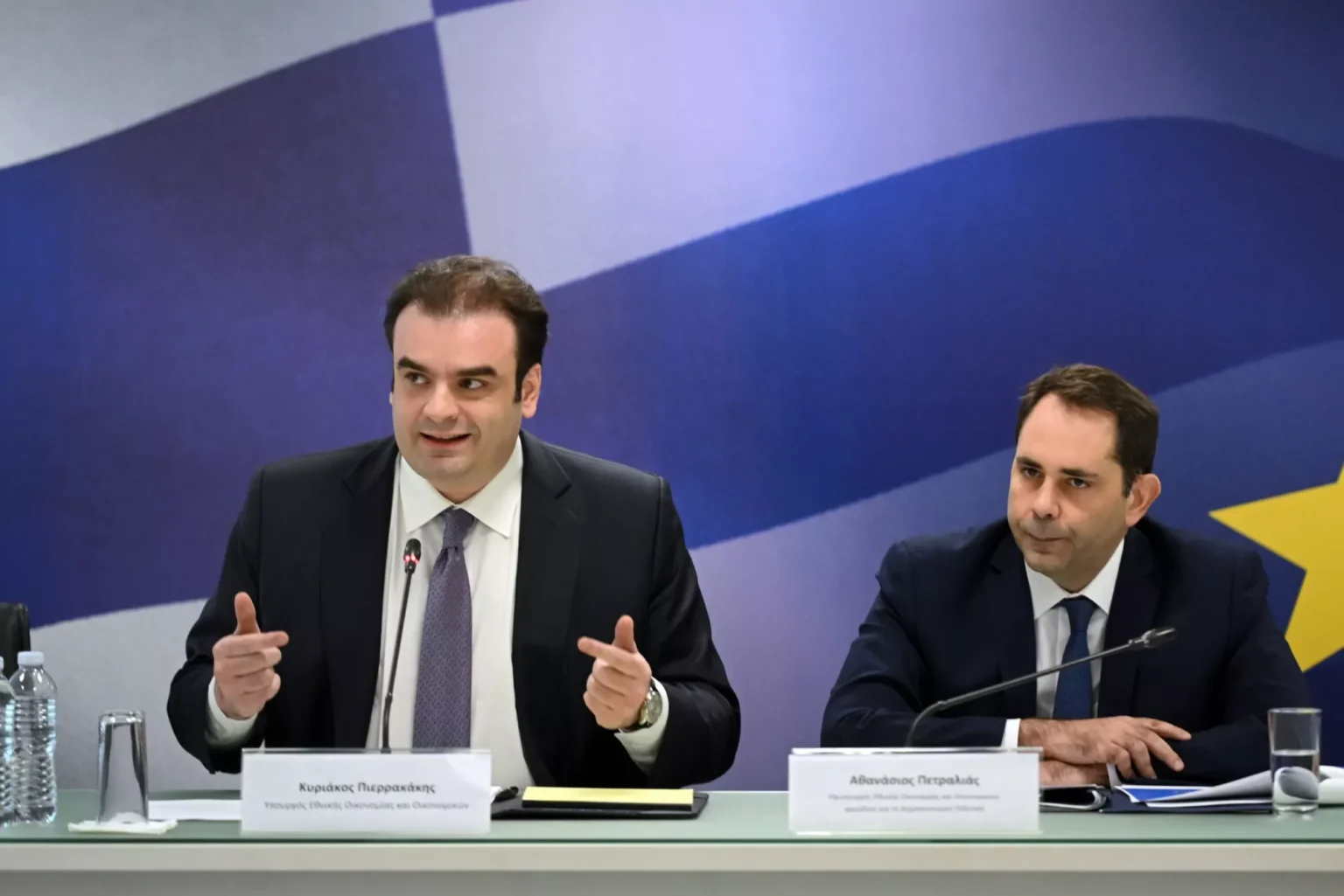 300 εκατ. “στήριξη”, 36,8 δισ. σε φόρους: το μεγάλο κόλπο της κυβέρνησης