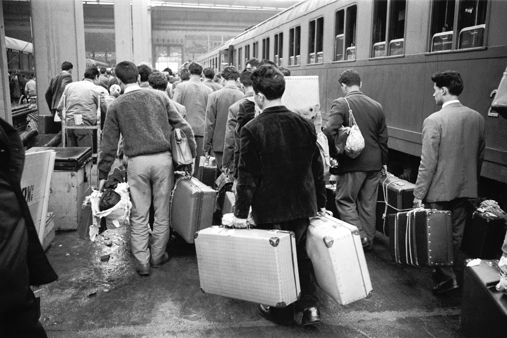 Η Ελλάδα που έστελνε τα παιδιά της «τεμάχια»