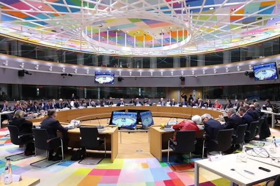 «Καλά τα πανηγύρια για το Eurogroup, αλλά οι δανειολήπτες μένουν ακάλυπτοι»: Σύλλογος Β. Ελλάδος ζητά διαφάνεια στις τιμές εξαγοράς δανείων από funds