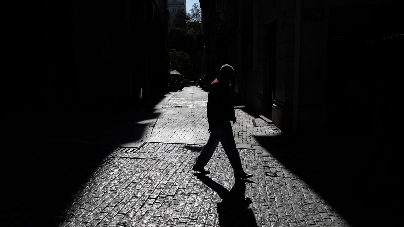 Η Ελλάδα των δύο ταχυτήτων – Το 2,8% κατέχει το 60% των καταθέσεων, το 42% δηλώνει οικονομική αδυναμία