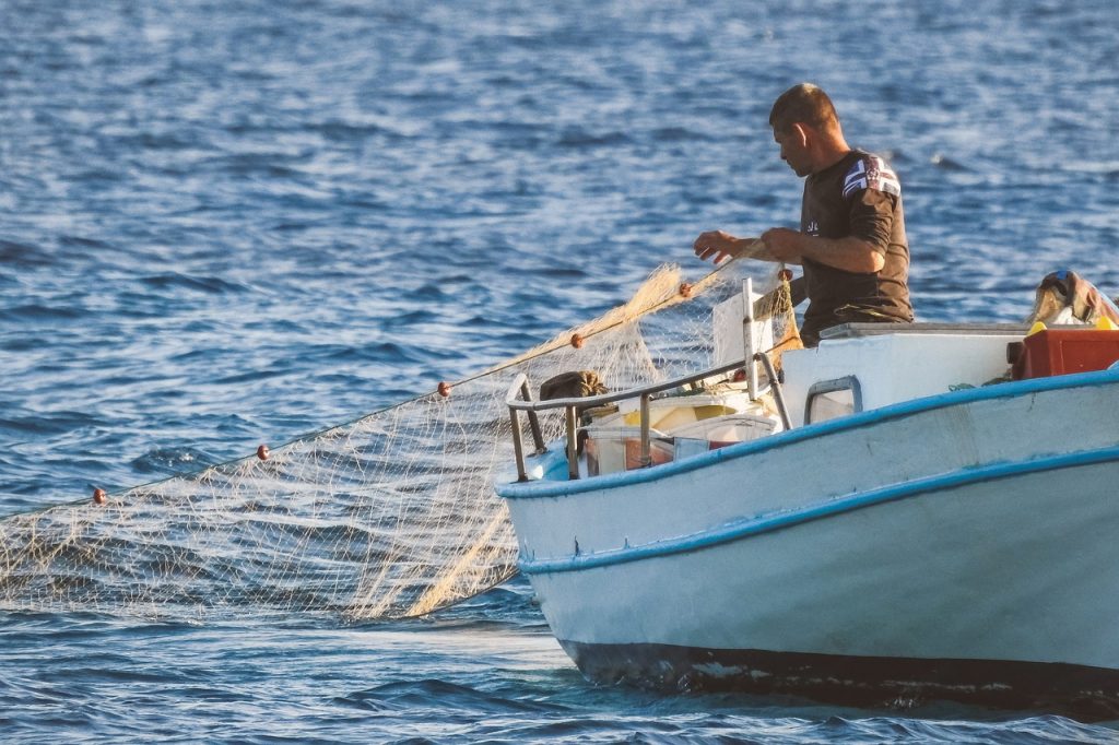 Η Άγκυρα ξαναστήνει σκηνικό Αιγαίου με πρόσχημα την αλιεία