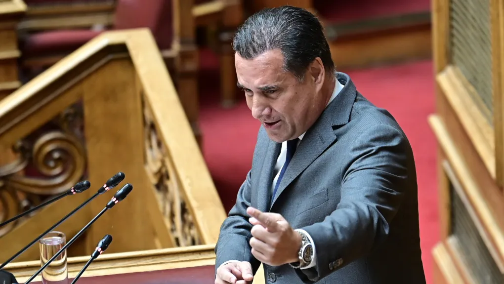 Άδωνις εναντίον EPPO: όταν η κυβερνητική φωνή βαφτίζει “αλήθεια” μια μισή ανάγνωση του νόμου