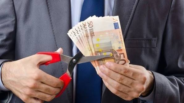 Διαγραφή χρεών, αλλά μόνο για τους ισχυρούς