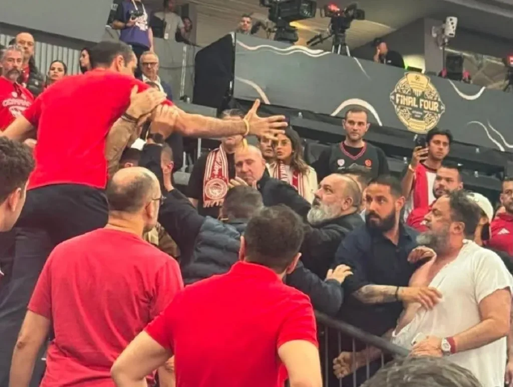 Όταν η ελίτ της εξουσίας μοιάζει με πόλεμο φατριών