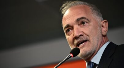 Σαλμάς καρφώνει Γεωργιάδη για τα νοσοκομειακά απόβλητα: Ποιος διπλασίασε τον λογαριασμό για τα δημόσια νοσοκομεία;