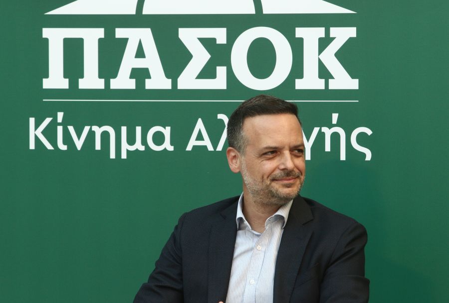 Δούκας και ΠΑΣΟΚ μπροστά στο μεγάλο δίλημμα: αυτόνομη πορεία ή προοδευτικό μέτωπο με την ΕΛ.Α.Σ. του Τσίπρα;