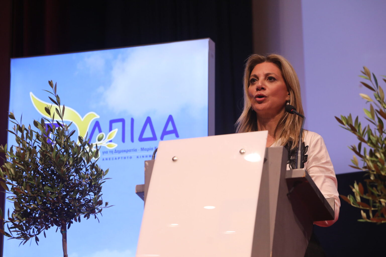 Η Καρυστιανού δεν λύγισε – Καθαρίζει την ΕΛΠΙΔΑ από τους επίδοξους καρεκλοκένταυρους
