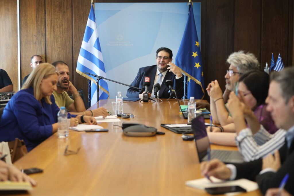 Συμβασιούχοι δύο ταχυτήτων: Ο νέος Κώδικας ανοίγει μέτωπο ανισότητας στους Δήμους