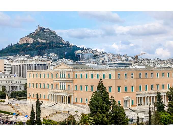Νυχτερινή κερκόπορτα στις offshore των συγγενών