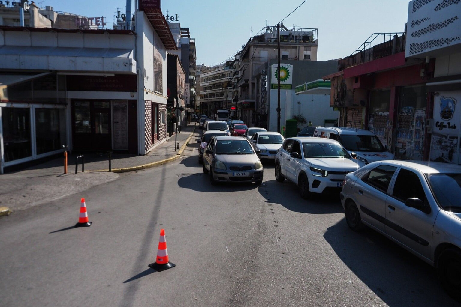 Χαλκίδα: Μια μικρή πόλη που κατάφερε να αποκτήσει κυκλοφοριακό… Αθήνας