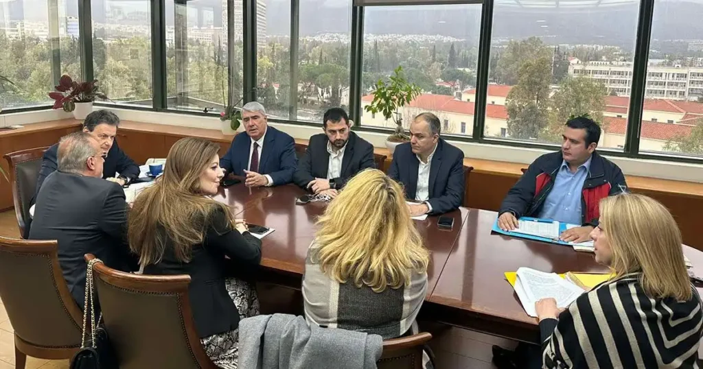 Τρεις κυβερνητικοί βουλευτές, μία Εύβοια πνιγμένη στα δελτία τύπου