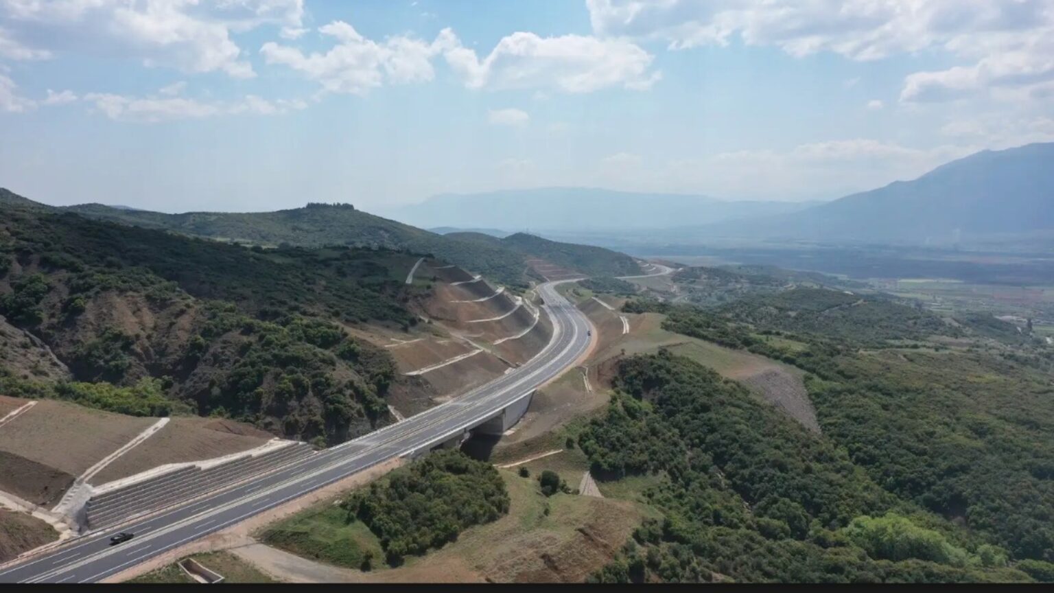 Ε65: Ένας δρόμος 1 ώρα και 45 λεπτά, ένα έργο 18 ετών και ένας λογαριασμός 2,1 δισ. ευρώ