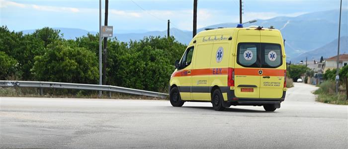Σοβαρό τροχαίο στην Καστέλλα: ΙΧ συγκρούστηκε με νταλίκα – Βαρύς τραυματισμός οδηγού