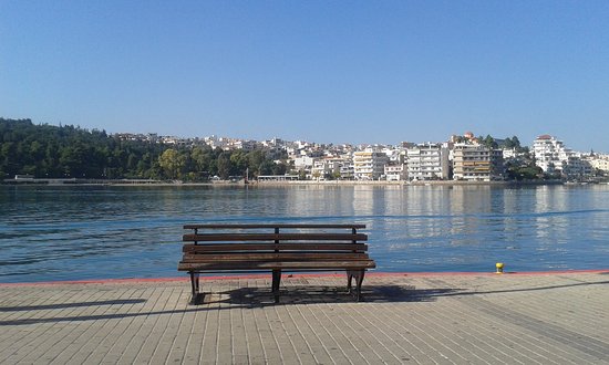 Παραλία Χαλκίδας: Οι πολίτες μιλούν για ρύπανση, οι αρμόδιοι κάνουν πως δεν βλέπουν;