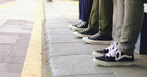 Χαλκίδα: 500.000 ευρώ για πεζοδρόμια, προσβασιμότητα και φωτισμό – Οι δρόμοι που μπαίνουν στο έργο