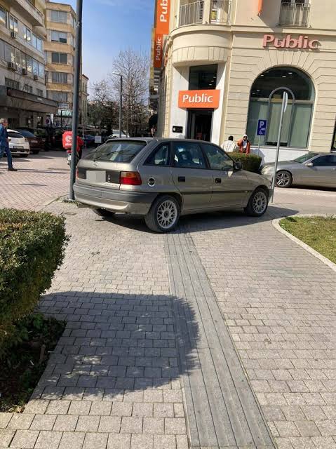 Βενιζέλου: Έκοψαν τις θέσεις, τώρα κόβουν κλήσεις – Η πόλη πληρώνει ξανά τον λογαριασμό του χάους