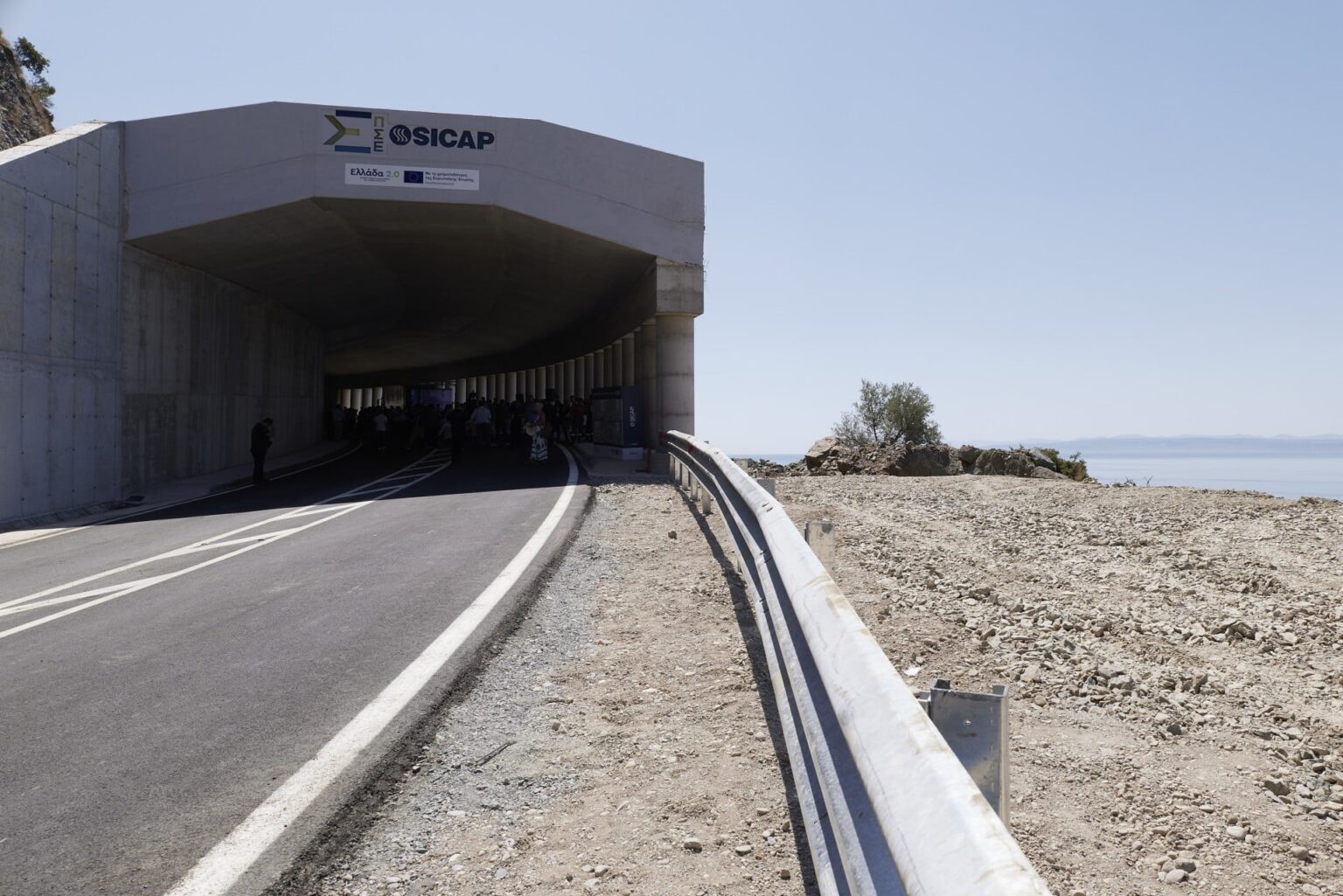 Εγκαίνια ή επικοινωνιακή παράσταση; Τα ερωτήματα που άφησε πίσω της η φιέστα στη Βόρεια Εύβοια
