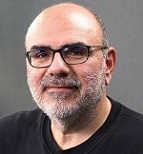 Αν είστε νέες/οι επιστήμονες και βρίσκεστε στο εξωτερικό, να μείνετε εκεί!