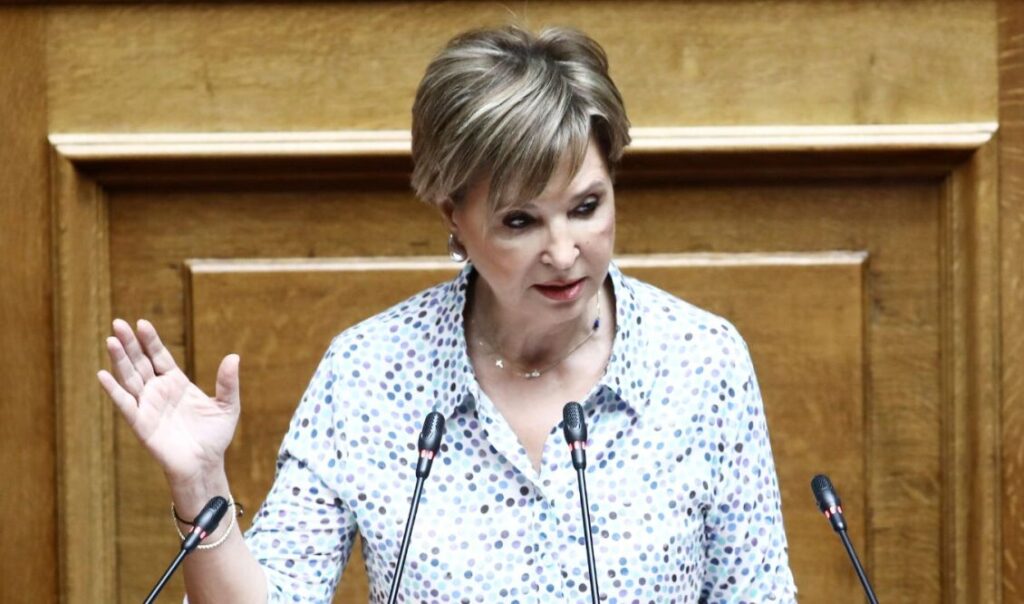 Κεντροαριστερά σε «μεταγραφική περίοδο»: Έδρες, αποχωρήσεις και μάχη για την επόμενη ημέρα