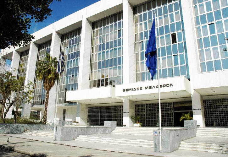 Η απόφαση βγήκε, αλλά οι δανειολήπτες ακόμη περιμένουν: Καταγγελίες για μπλόκο από funds και servicers