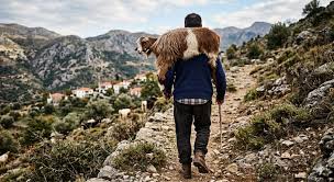 Με τη «γίδα στην πλάτη» και το σωσίβιο της νομικής ορολογίας