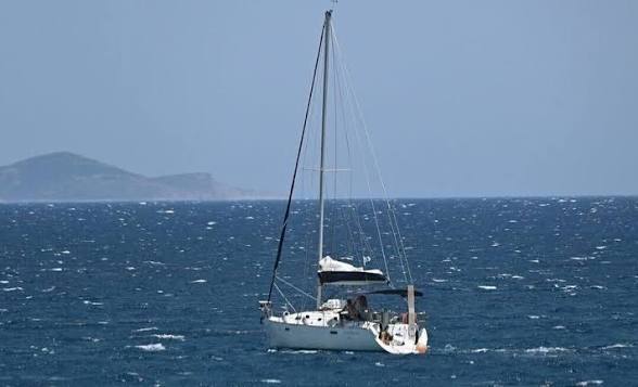 Χαλκίδα: Περιπέτεια για πέντε τουρίστες με ακυβέρνητο ιστιοφόρο